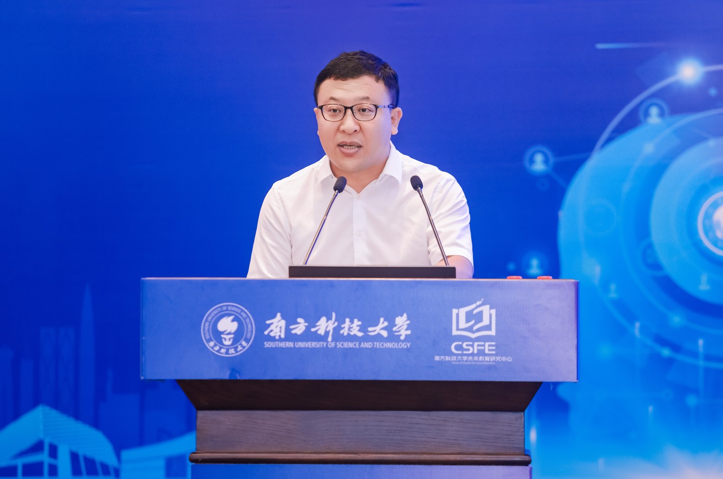 张凌书记.jpg