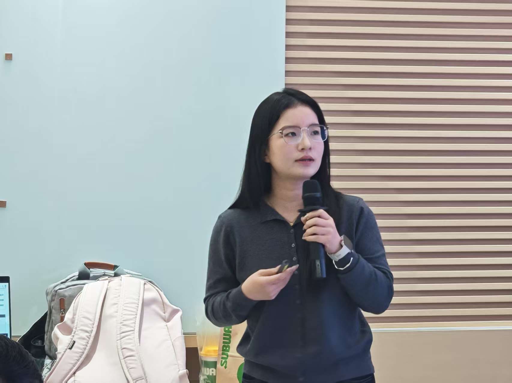 1760918770384190.jpg 1760918770384190.jpg