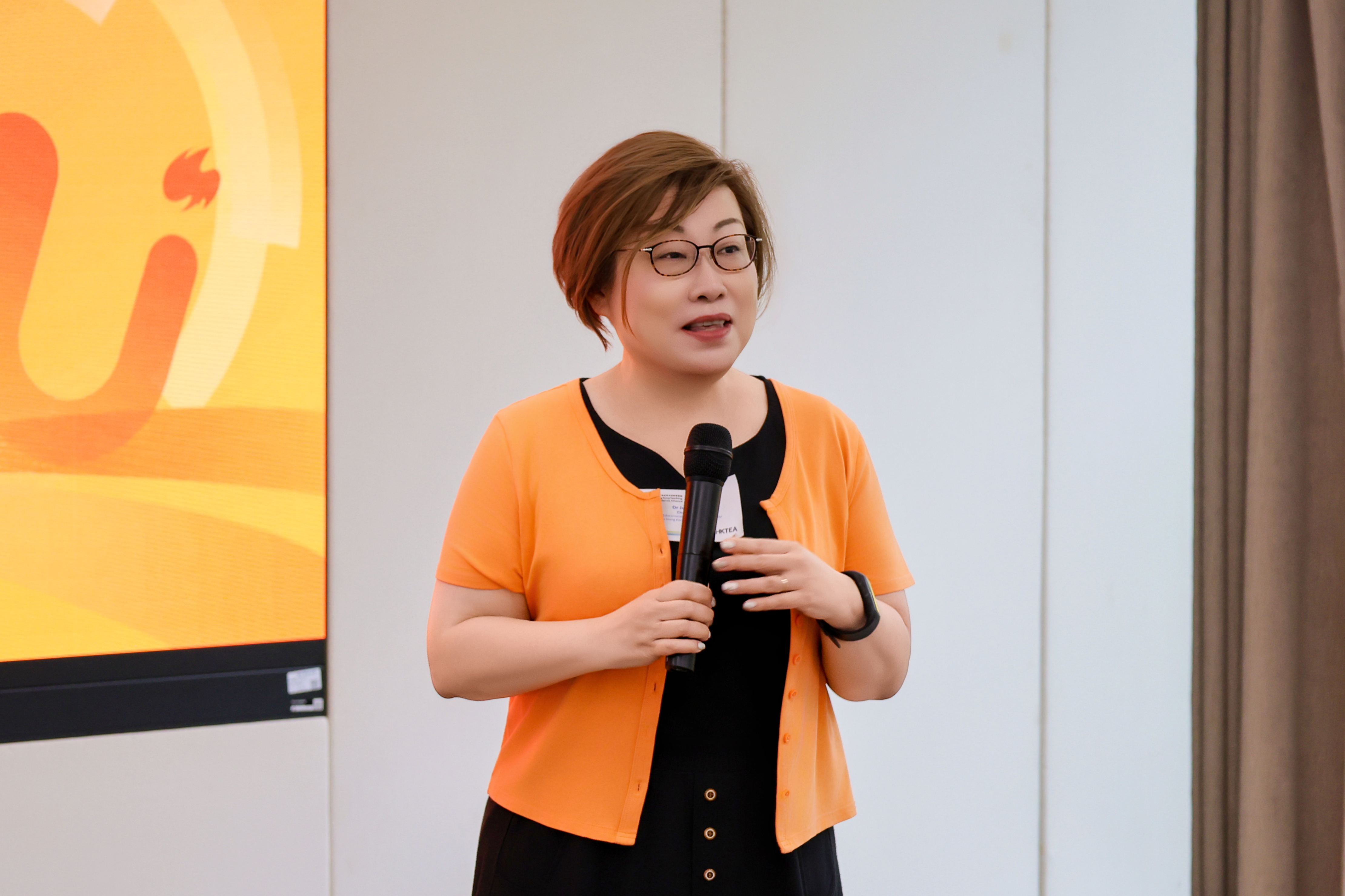 2-Julia CHEN.jpg